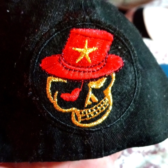 Red And black Ball cap - Picture 4 of 8